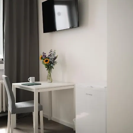 Homestay Ein, Zwei- Oder Mehrbettzimmer/ Monteurszimmer Leipzig
