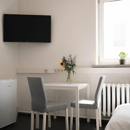 Ein, Zwei- Oder Mehrbettzimmer/ Monteurszimmer * Leipzig